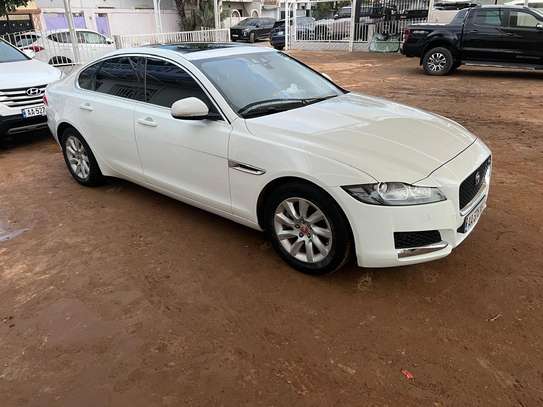 Jaguar XF 2017 full option gasoil image 3