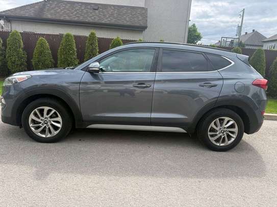 HYUNDAI TUCSON image 11