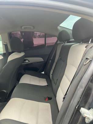 Chevrolet Cruz 2012 image 2
