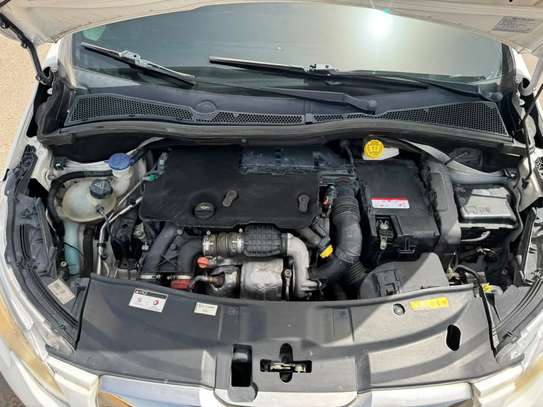 PEUGEOT 2008 année 2016 image 10