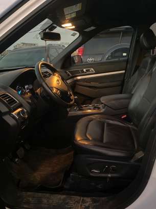 Ford Explorer xlt image 14