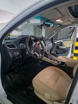 Mitsubishi Montero Sport GLS 2024 Diesel image 10
