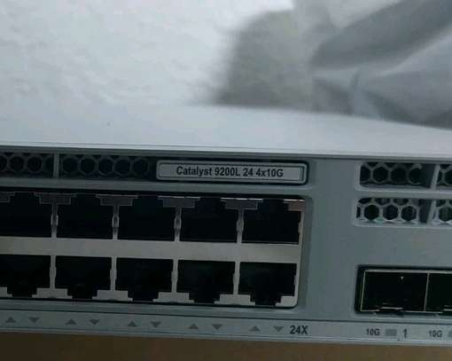 NEW Cisco 9200L 24-Port PoE+/  + 4x 1G image 2