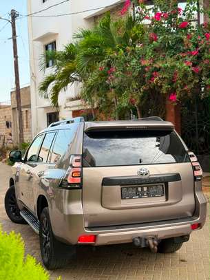 TOYOTA PRADO Lande Cruiser image 2