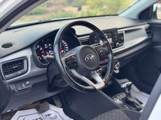 KIA RIO 2018 venant essence automatique image 10