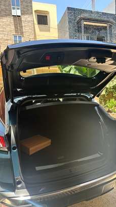 Peugeot 3008 image 2
