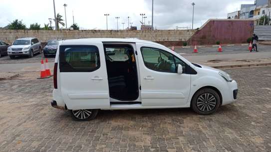 Peugeot partner 5 places Clim image 3