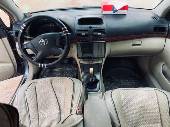 Toyota Avensis image 7