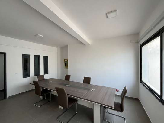 Salle de réunion a la Cite Keur Gorgui image 5