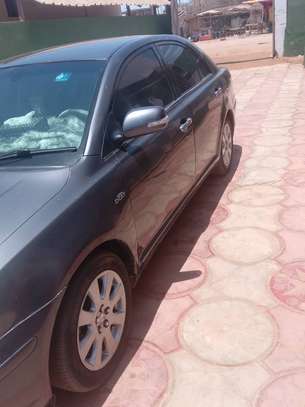 toyota avensis image 5