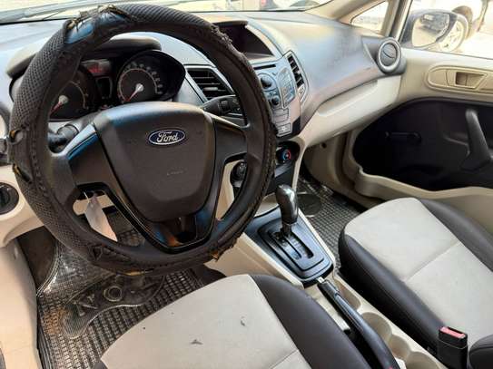 Ford Fiesta 2012 image 5