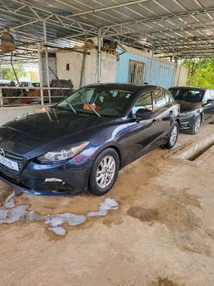 Mazda 3 image 2