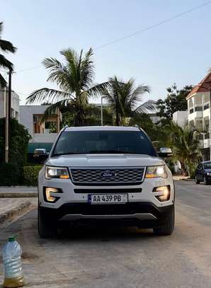 FORD EXPLORER PLATNIUM image 7