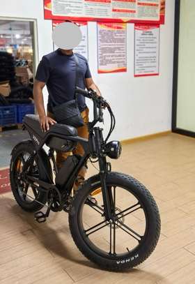 Vélo hybride électrique : mi-vélo, mi-scooter, 100 % fun ! image 2