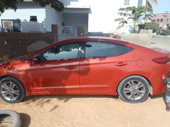 Hyundai Elantra berline image 1