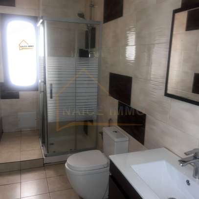 Appartement F4 Haut Standing à Louer – Point E image 2