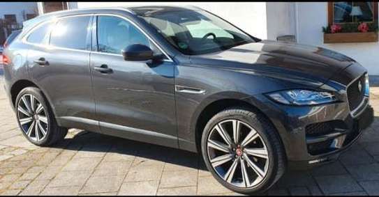 JAGUAR F PACE 2019 image 2