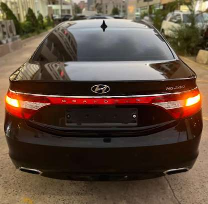 HYUNDAI GRANDEUR HG240 image 11