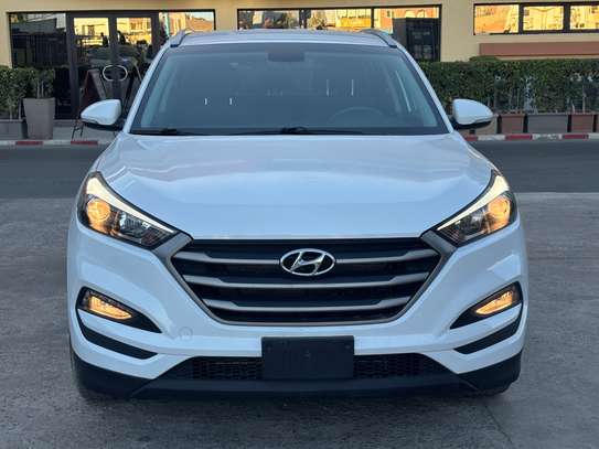 HYUNDAI TUCSON  4x4 image 1