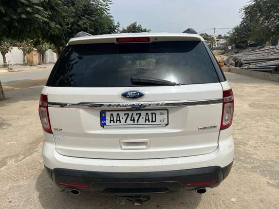 Ford Explorer 7 place image 3