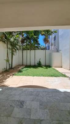 DUPLEX F5 INDEPENDANT AU COEUR DES ALMADIES image 1
