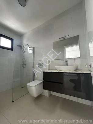 Ref_2706_GL F4 avec une vue dégagée à louer aux Almadies image 8