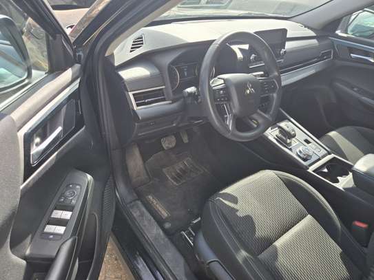 Mitsubishi outlander image 7