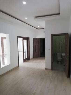 Appartement F4 à louer au point e image 5