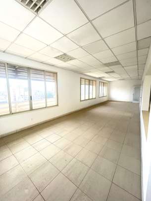 Bureaux à louer en ville - Immeuble Clairafrique image 13