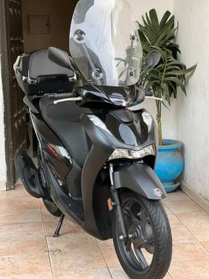 Honda Sh 125cm 2024  venant propre 3800 kilomètre image 4