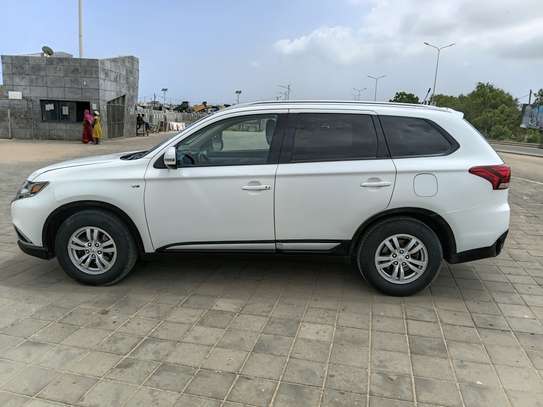 Mitsubishi Outlander 7places 2016 image 5