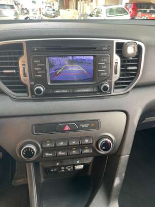 KIA SPORTAGE LX 2019 image 6