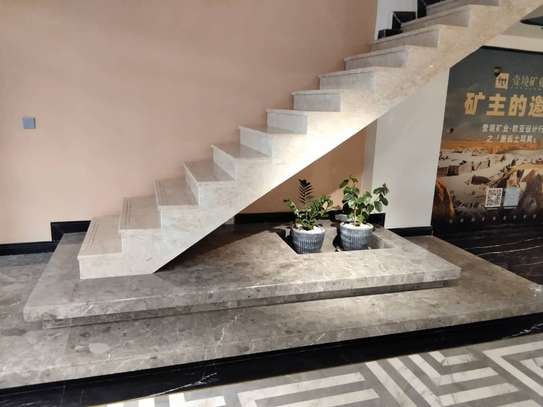ESCALIER EN MARBRE image 2