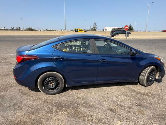 Je vend ma Hyundai Elantra 2016 Manuel essence image 11