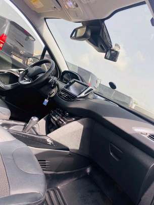 Peugeot 2008 2018 image 6