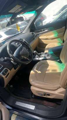 FORD EXPLORER image 2