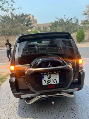 MITSUBISHI PAJERO 2015 image 9