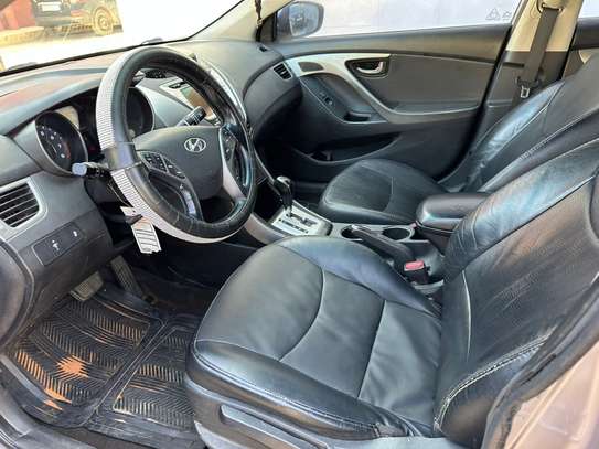 Elintra année 2012 image 10