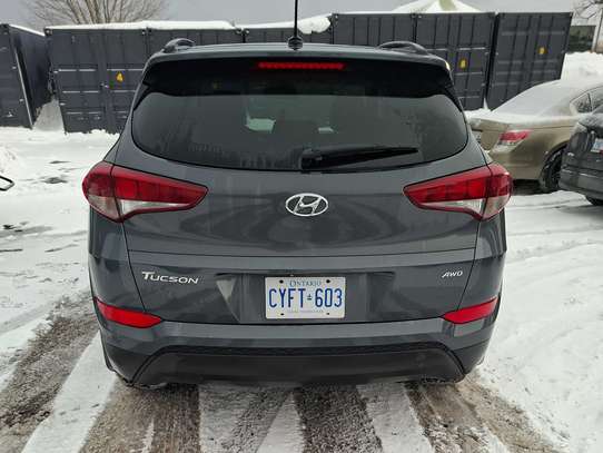 Hyundai Tucson SE 2017 image 2