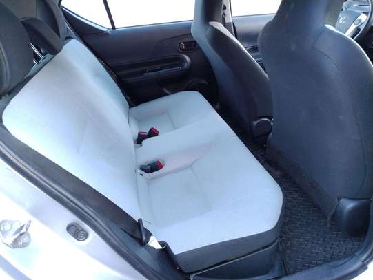 Toyota Prius image 9