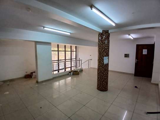 SHOWROOM EN DUPLEX image 6