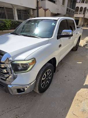 TOYOTA TUNDRA 2018 image 2