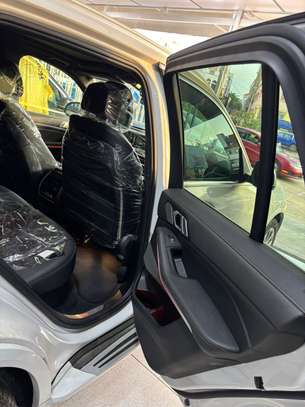 BMW X5 2024 image 10