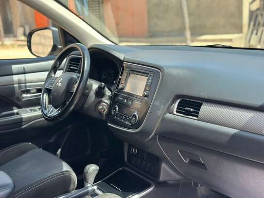 MITSUBISHI OUTLANDER 7places 2017🤞🏾🚘 image 9