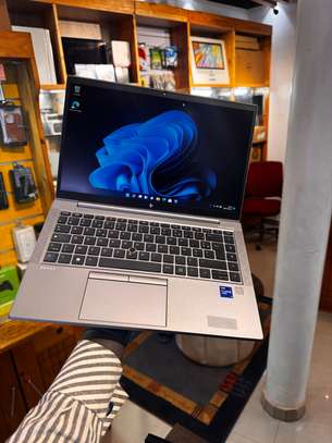 Hp zbook 14 Firfly G8 core i7 11th gen   16/256 ssd image 1