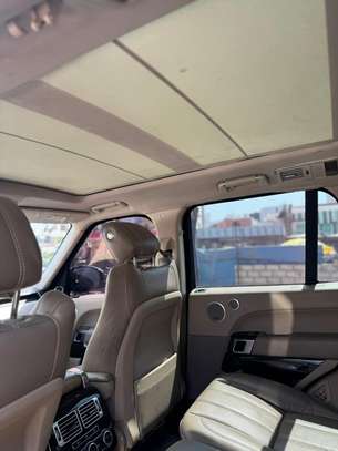 Range Rover Vogue image 6