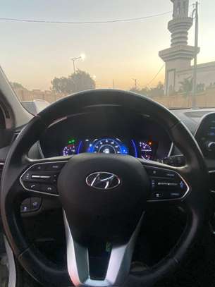 Hyundai Santa Fe Limited 2019 image 4