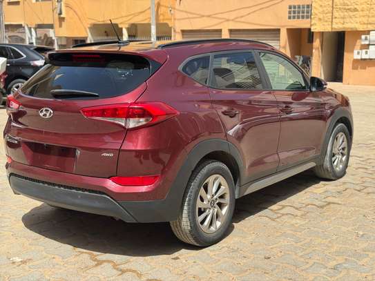 Hyundai tucson image 5