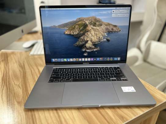 MacBook Pro 2019 image 1