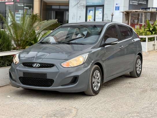 Hyundai accent image 4